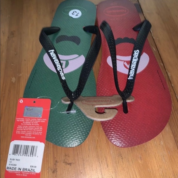 Havaianas Mario & Luigi Flip Flop Thong Slides - Picture 2 of 3